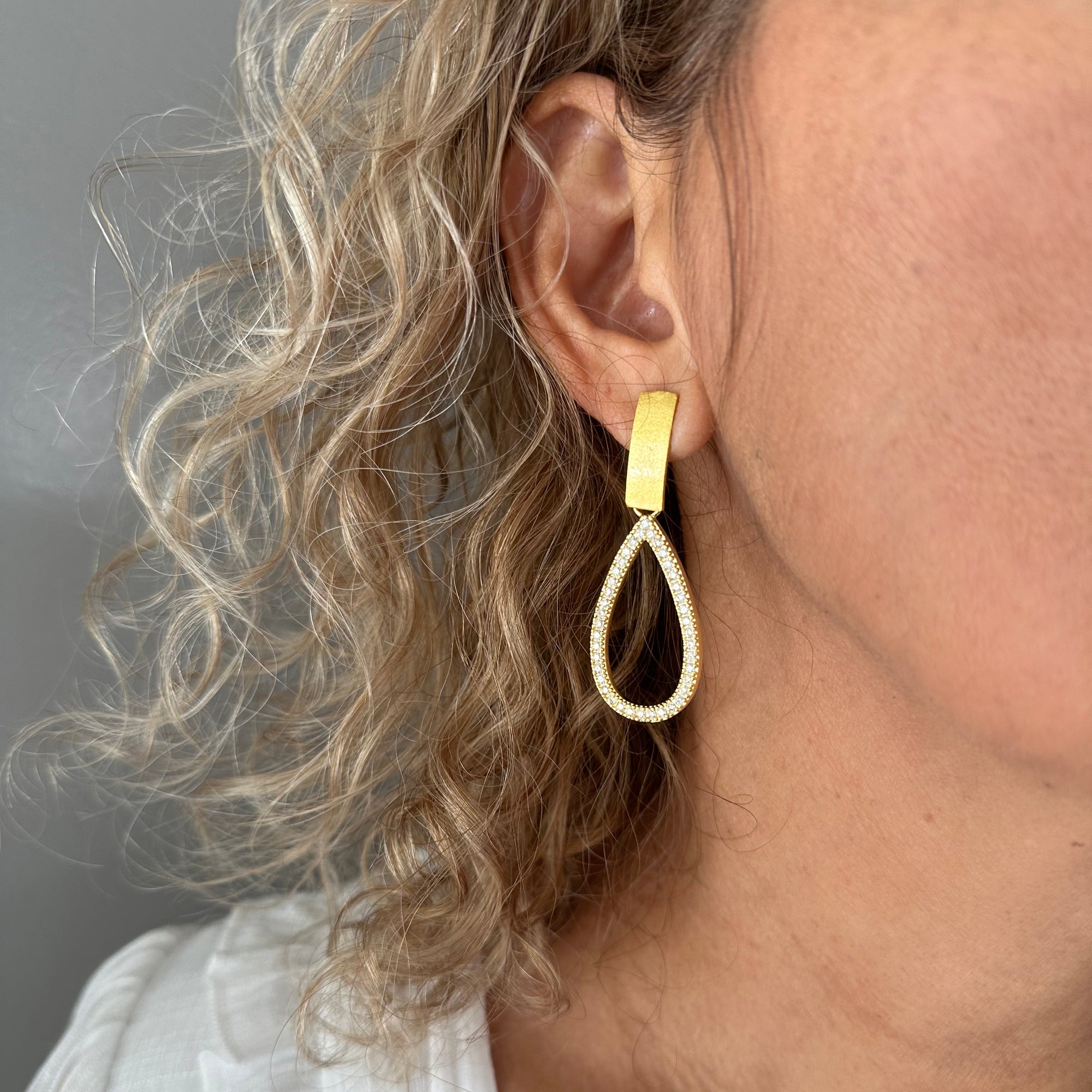 Chillon Earrings